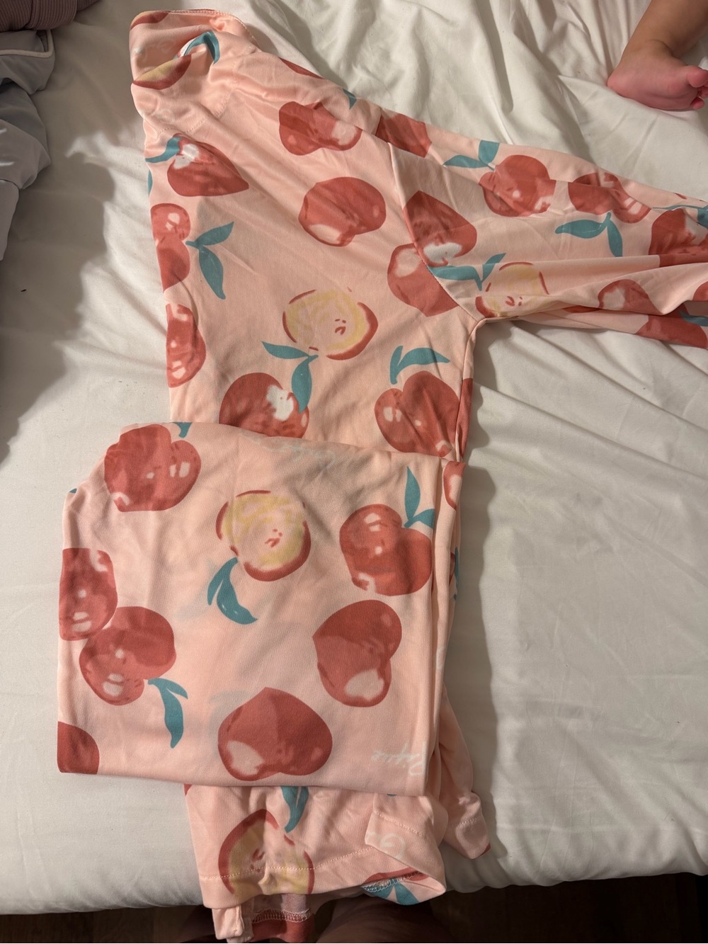 Source Unknown Peach-Print Pink Kids Pajama Set with Teal Leaves
